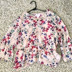 Pretty floral feminine summer top